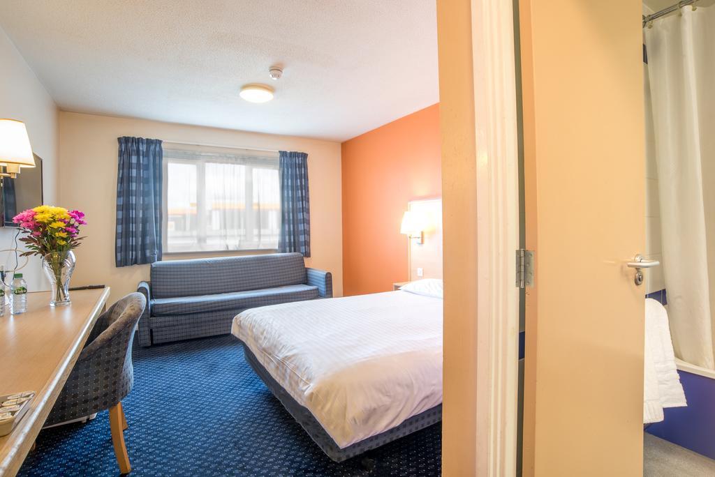 Metro Inns Huddersfield Exterior foto